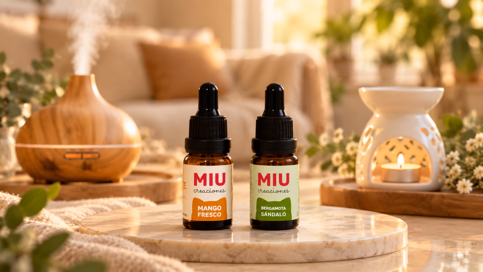 Aceites multipropósito Miu Creaciones junto a un quemador de esencia